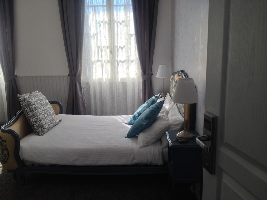 Le Petit Dragon Rouge Hotel Miers Стая снимка