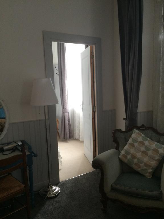 Le Petit Dragon Rouge Hotel Miers Екстериор снимка